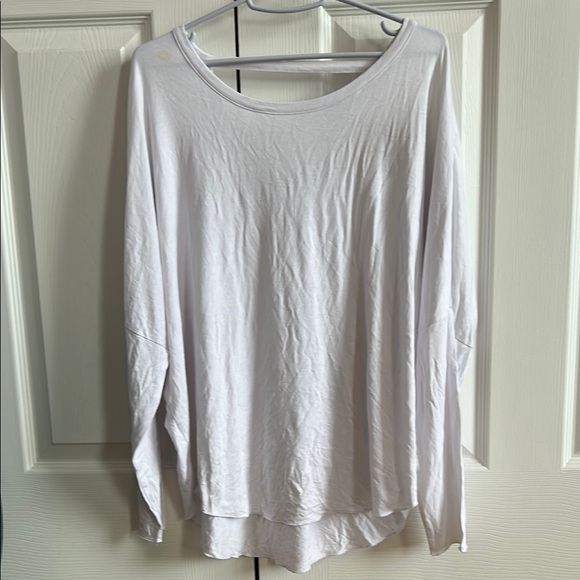 NWOT, chaser, women’s, lightweight, LS dolman top, shirttail hi-low hem - Picture 1 of 5